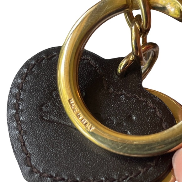 Gucci Interlocking Heart Keychain - Picture 10 of 11